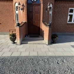 Flisebelægning i Spøttrup