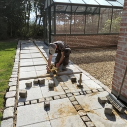 Lægning af fliser og brosten