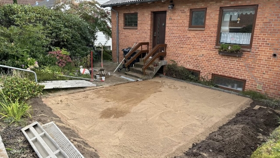 Lægning af fliser til terrasse
