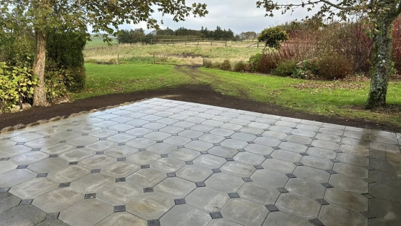 Flisebelægning i Spøttrup