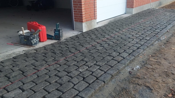 Brolægning ved indkørsel