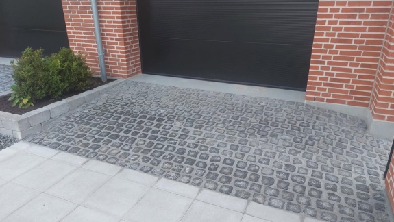 Brolægning indkørsel