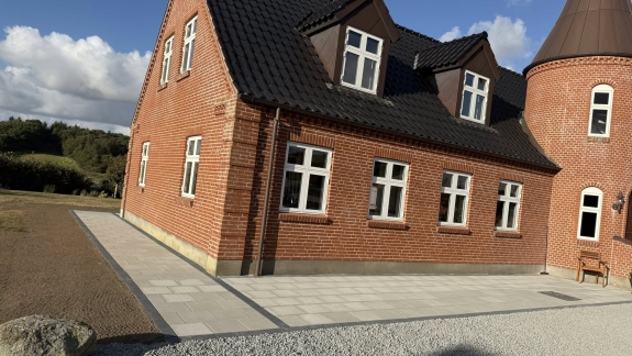 Flisebelægning i Spøttrup