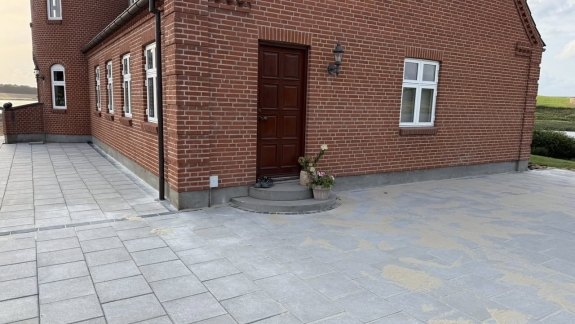 Flisebelægning i Spøttrup