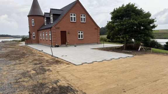 Flisebelægning i Spøttrup