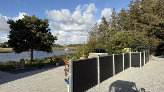 Ny lækker flise terrasse i Spøttrup