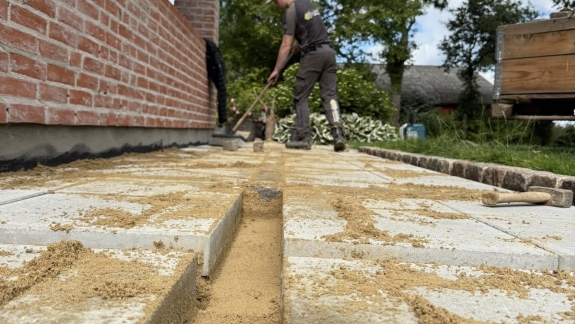 Lægning af fliser og brosten